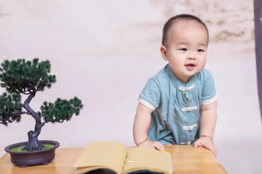信阳宝宝爱吐奶是什么原因